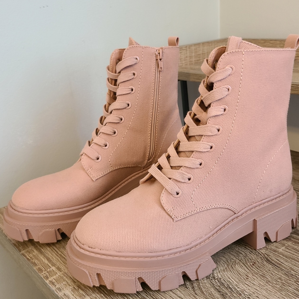 NINE WEST Women's Clover 7/5 Combat Boot  (z1)